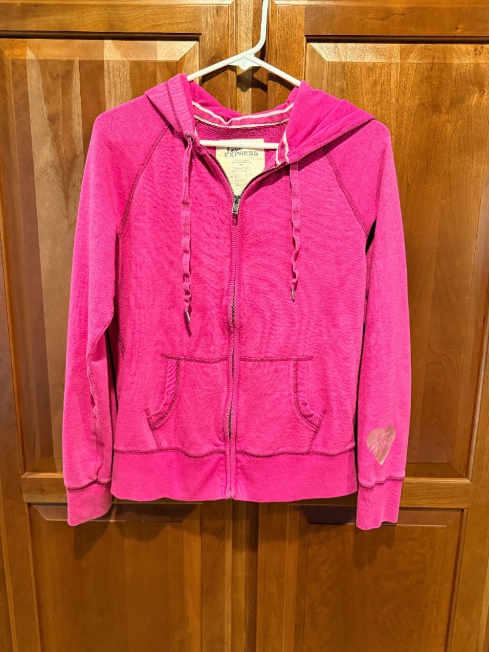 Love Express VTG zip hoodie in hot pink with heart logo on sleeve M